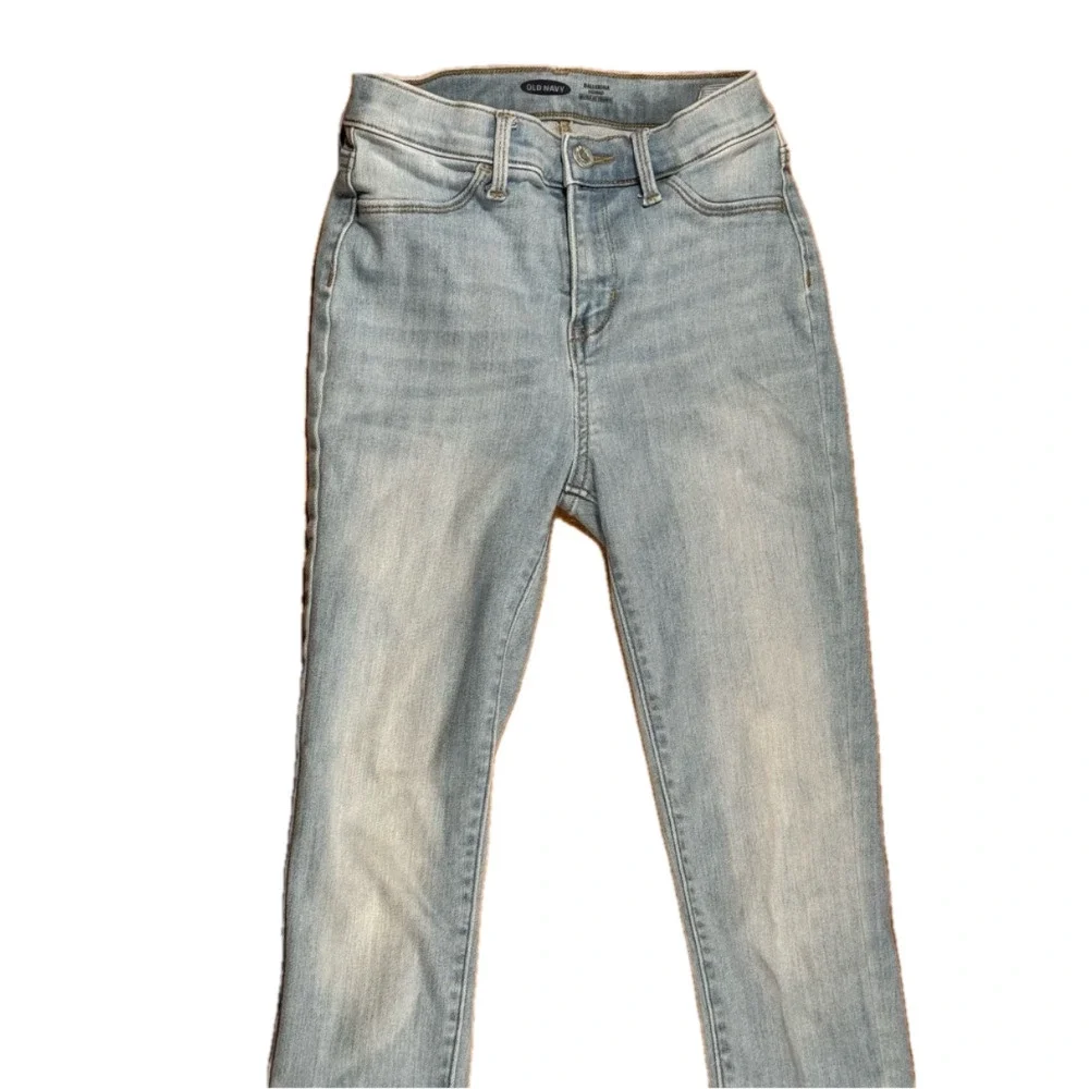 🌷 Old Navy Blue and White Ombre Jeans High-Rise Skinny